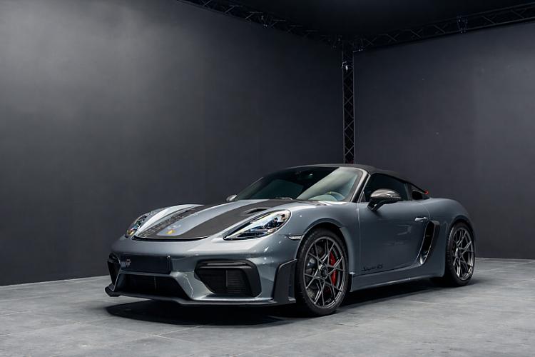 Porsche 718 Spyder RS — Pack Weissach — Gris Vanadium — 2 250 km — occasion France